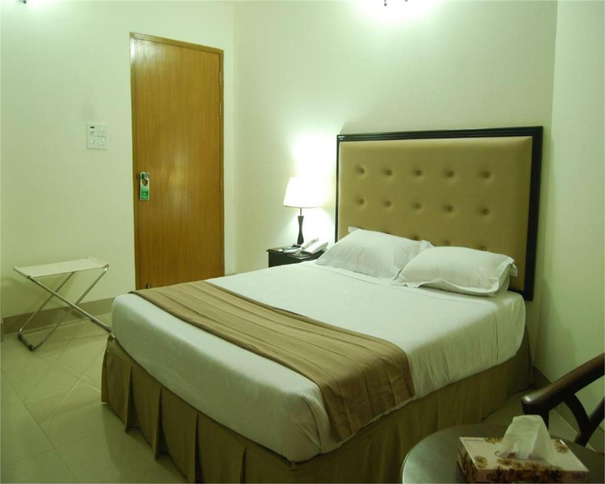 Ambassador Residency Hotel Chittagong Buitenkant foto