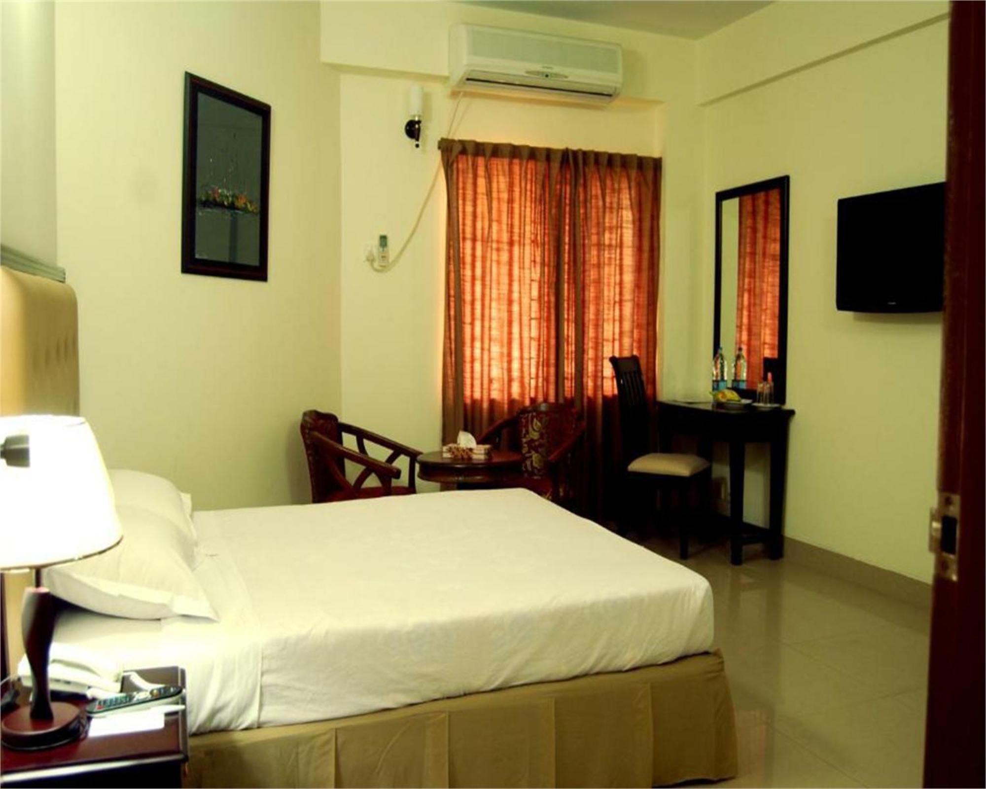 Ambassador Residency Hotel Chittagong Buitenkant foto